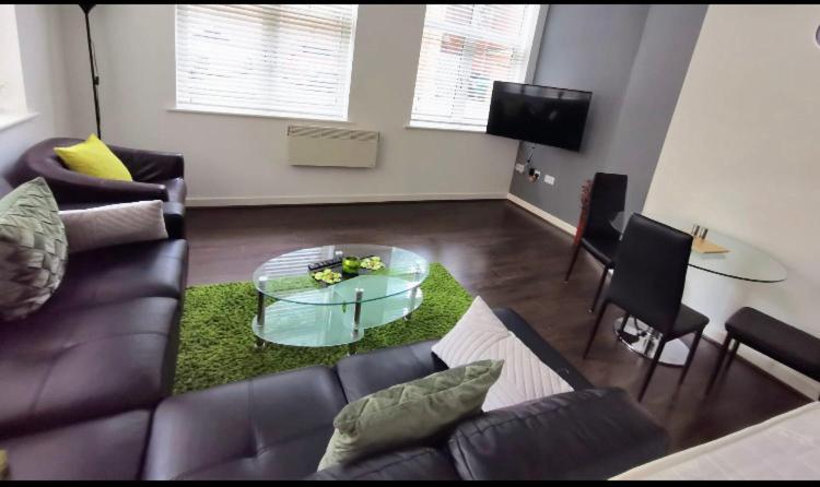 J Quarter - Sleeps 5 Long Term & Families Comfortably, 4 Beds, 2 Bathrooms Бірмінгем Екстер'єр фото