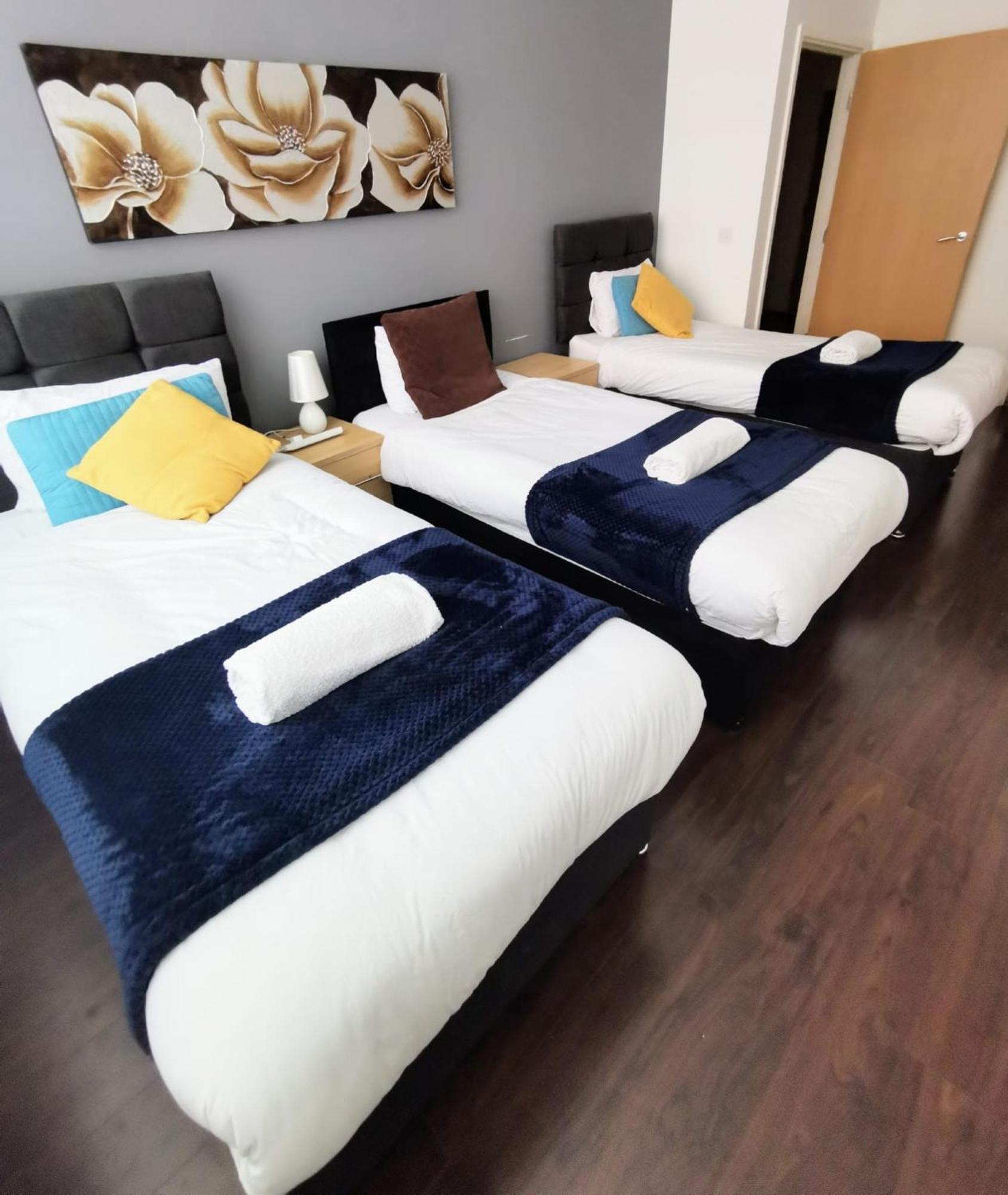 J Quarter - Sleeps 5 Long Term & Families Comfortably, 4 Beds, 2 Bathrooms Бірмінгем Екстер'єр фото