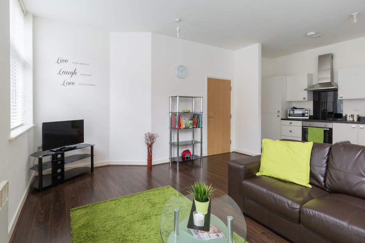 J Quarter - Sleeps 5 Long Term & Families Comfortably, 4 Beds, 2 Bathrooms Бірмінгем Екстер'єр фото