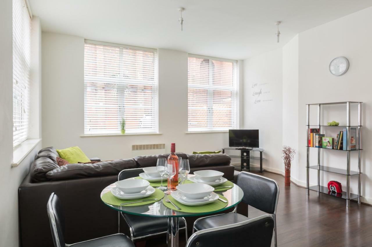 J Quarter - Sleeps 5 Long Term & Families Comfortably, 4 Beds, 2 Bathrooms Бірмінгем Екстер'єр фото