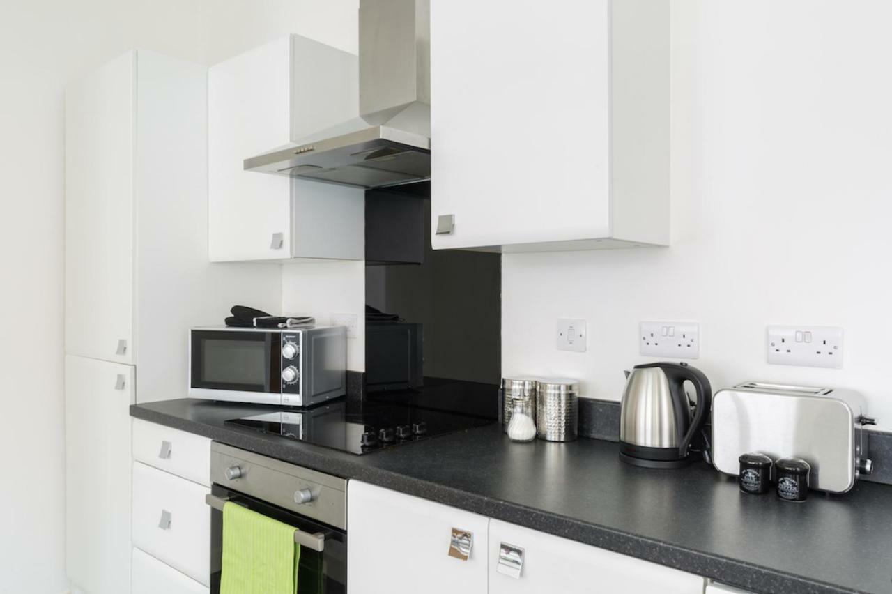 J Quarter - Sleeps 5 Long Term & Families Comfortably, 4 Beds, 2 Bathrooms Бірмінгем Екстер'єр фото